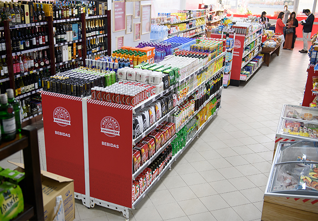 Drink department at a Amanhecer store (photo)