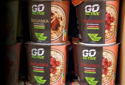 Various flavours of Go Active products from Biedronka in the shelf (photo)