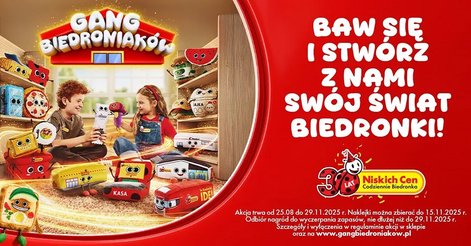 Biedronka ad showing children with different Biedronka plushies (photo)