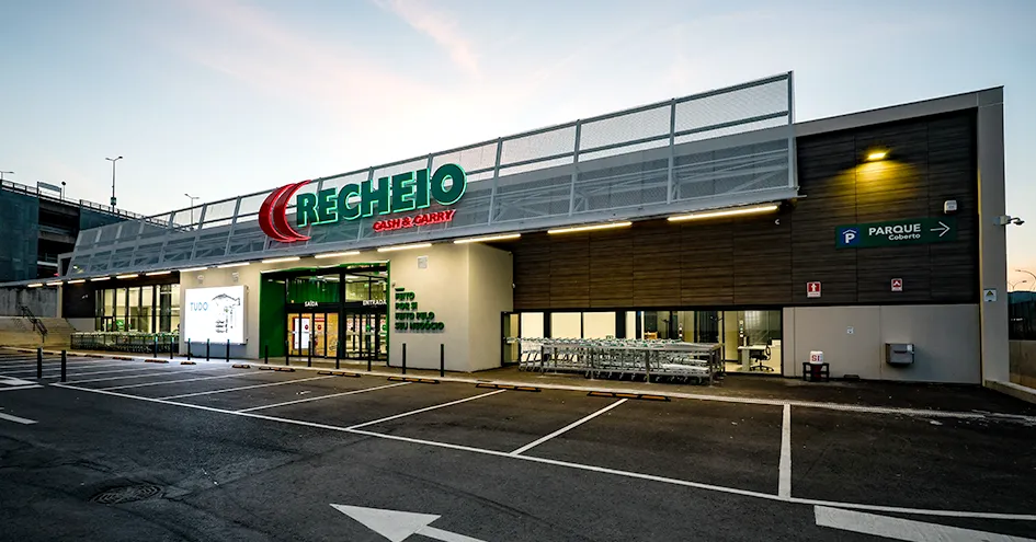 Fachada de uma loja Recheio